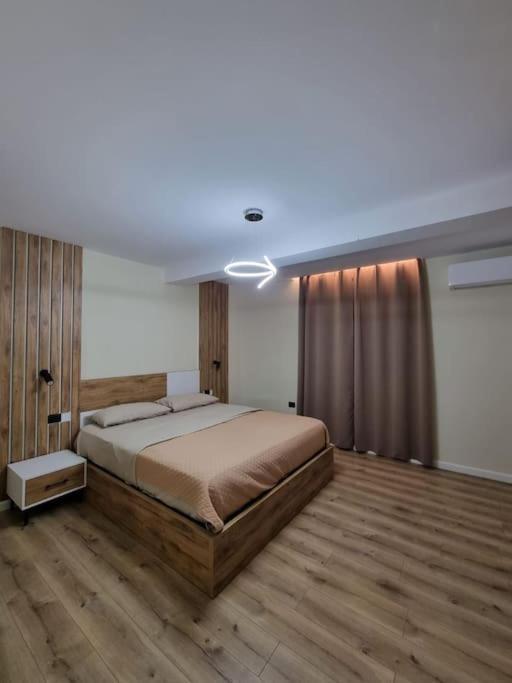Peace And Love Luxury Apartment In Center, New Bazaar 2 Тирана Экстерьер фото